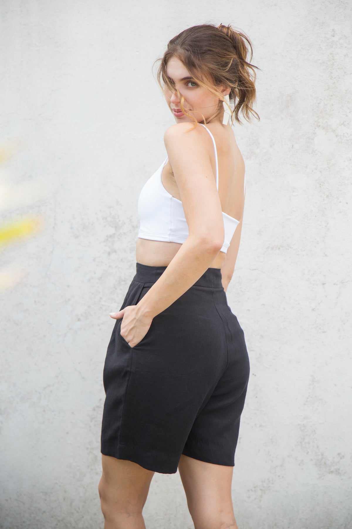 short 100% linho preto feminino Pólen