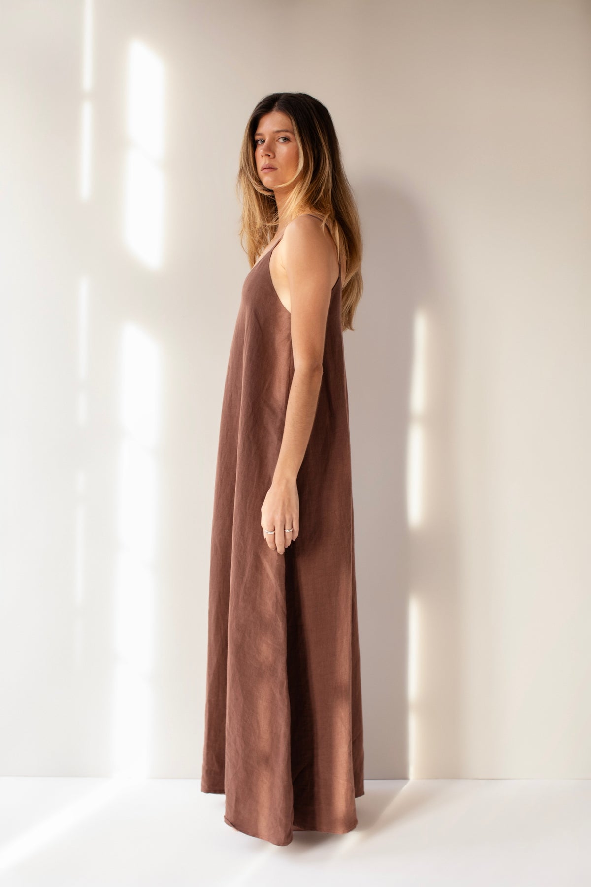 vestido 100% linho feminino marrom chocolate Sal