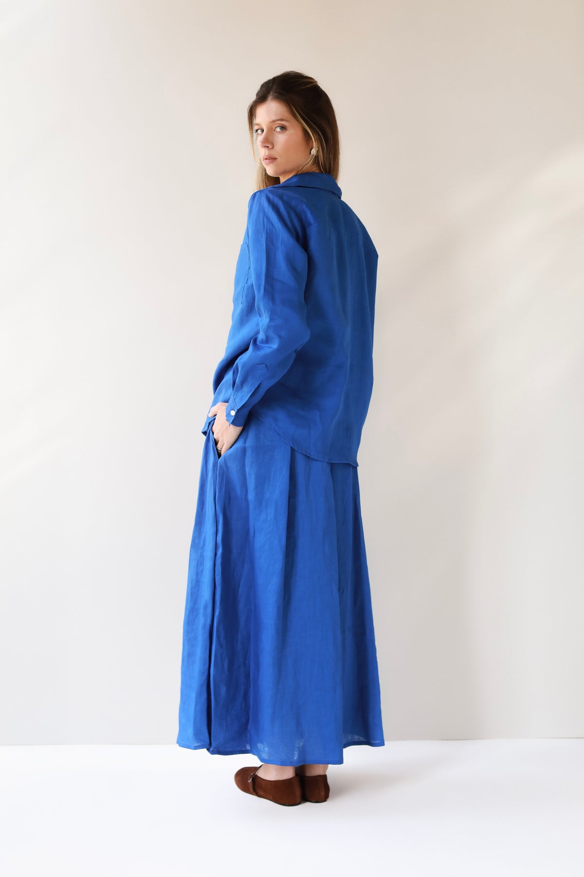 saia 100% linho feminina azul royal Marbella