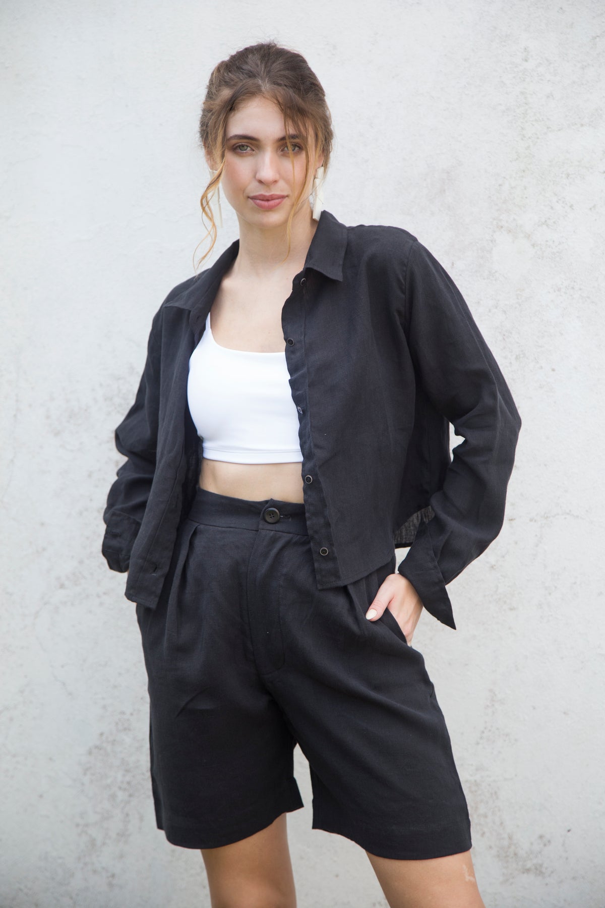 short 100% linho preto feminino Pólen