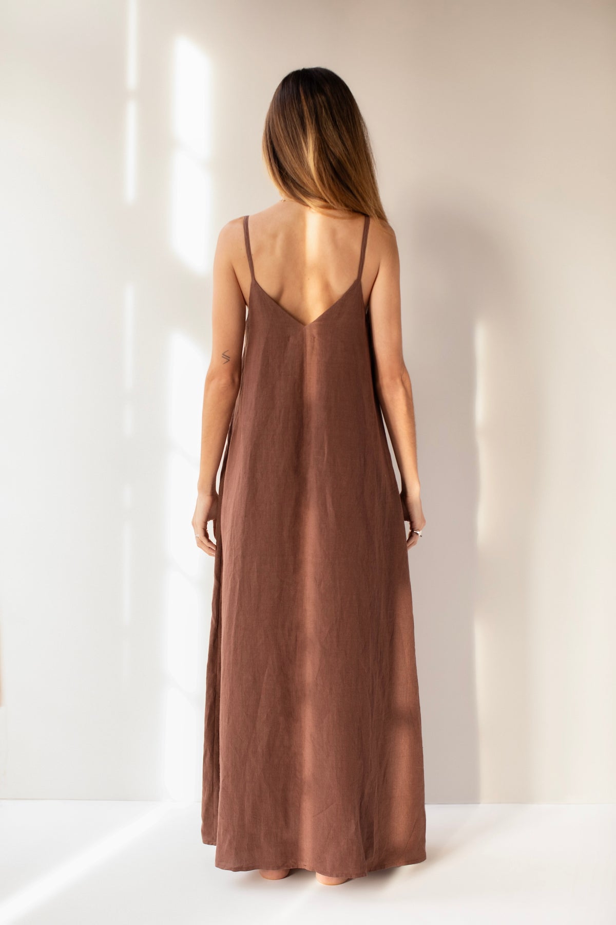 vestido 100% linho feminino marrom chocolate Sal