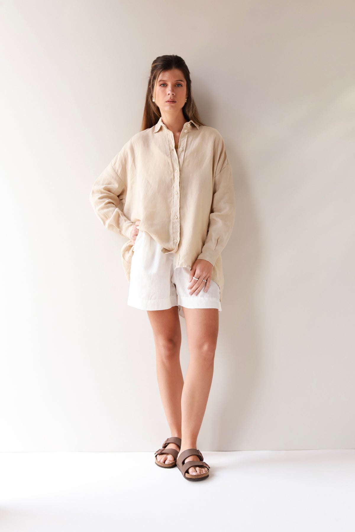 camisa feminina 100% linho latte Serena