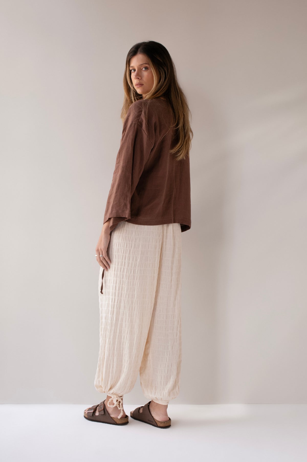 blusa 100% linho marrom chocolate Le Miel
